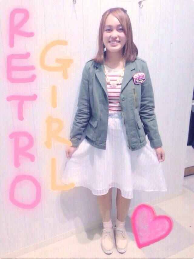 Retrogirl Official Twitter પર レトロガール越谷レイクタウン店 コーデのポイントは ミリタリーのジャケット O どんなテイストのお洋服にも合うのでオススメです 実は 胸元に人気アイテムのワッペンが リュックなどに付けても可愛いです