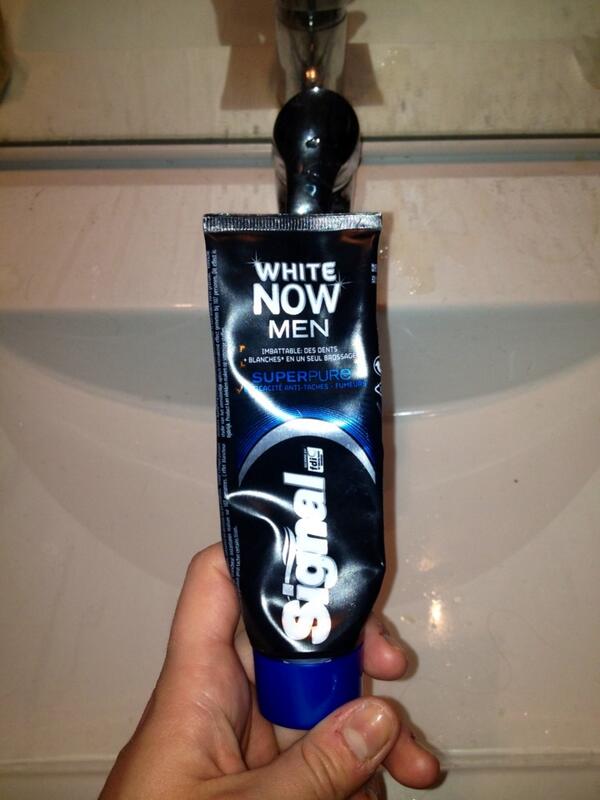 LalaBeGood's tweet photo. La cyprine est corrosive pour vos dents, heureusement il y a  Signal white now Men http://t.co/eTMCXYhJ8l