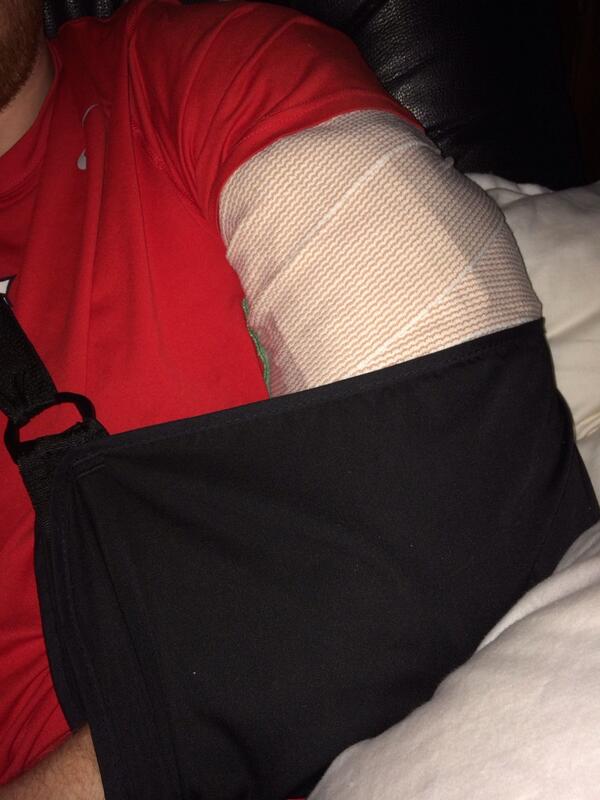 Brad_Watson2's tweet photo. @gretchygretcho got this thing on for two weeks and then we will see. No surgery though more than likely! http://t.co/iF9Uqzoa0k