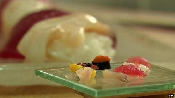 MyLastBite's tweet photo. Whoa! #BarbieSize! @BBCNewsAsia: VIDEO: Japanese chef creates sushi w ONE grain of rice http://t.co/kJN3qrf2jy http://t.co/FEJUbxa5xr