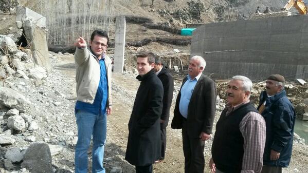 Sayın Kaymakamımız Mehmet MARAŞLI yapımı devam edem Akçasır Sevit Köprüsü nde incelemelerde bulundu.