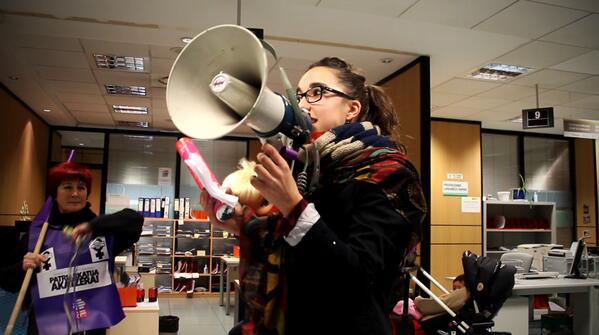 #Martxoak8 Basauriko Lanbiden buruturiko ekimena!!! youtube.com/watch?v=ccwJwo… <a href="/naiz_info/">naiz:</a> @info7irratia <a href="/Ernaigazte/">Ernai</a>