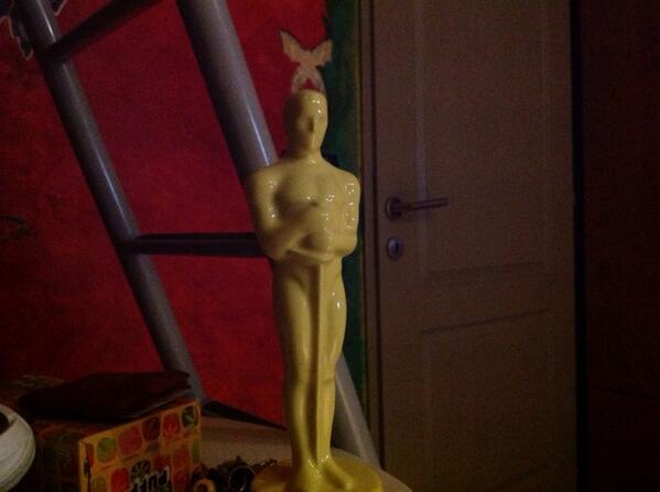 *gets an oscar for playing in gravity* LEO, SUCK MY HAND!