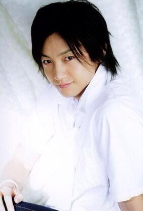 ミュキャス紹介 初代青学 菊丸英二役 永山たかし 1978年11月16日 生まれ テニミュ途中参加で菊丸 不二役を演じ切った努力家さんだよ モノマネされたキャストは数知れず Kennや女性キャストの歌声までモノマネできちゃうぞ しゅごい Http T Co