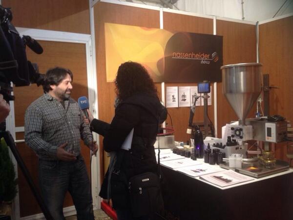 Nassenheider_ES's tweet photo. Muchas gracias @Grupdigital1 por su colaboración en nuestro stand de la feria apicola internacional de Pastrana. http://t.co/MkL7IlupKx