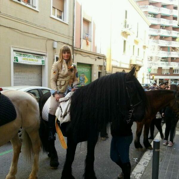 carhervalls's tweet photo. Gran dia de sant medir 2014! Esperant ja el 2105 http://t.co/15w3p8KUU1