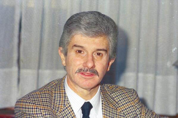 1990'da suikast sonucu öldürülen #ÇetinEmeç'i anıyoruz bit.ly/1jYHdhN