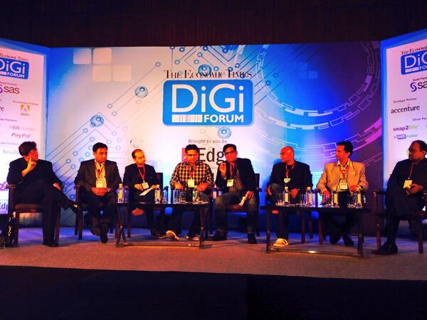 subhamoy_das's tweet photo. @ETDigiforum session on MOBILENOMICS with @PayPal @Citibank @uninor @snap2life @Brandtone @Kwebmaker under @rodinhood http://t.co/uROpTIpQoC