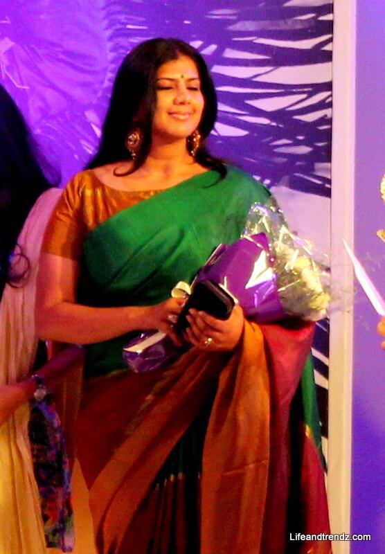LifeandTrendz's tweet photo. Congratulations on winning the Naturals Extraordinary Women Award @GSwarnamalya 

http://t.co/ZMh9maBx3P :) http://t.co/1K9x6cGLfR