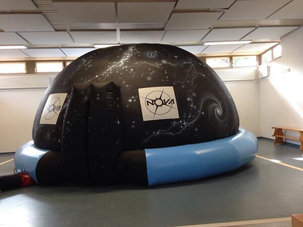 devleugel's tweet photo. Mobiel planetarium in de school is een GROOTSSUCCES!#nova#montessori#heelal#project http://t.co/epDInbbKbe