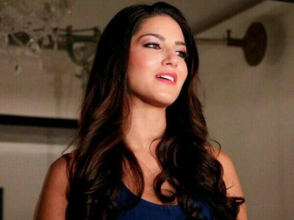 اشتقت للقاء يطول العناق