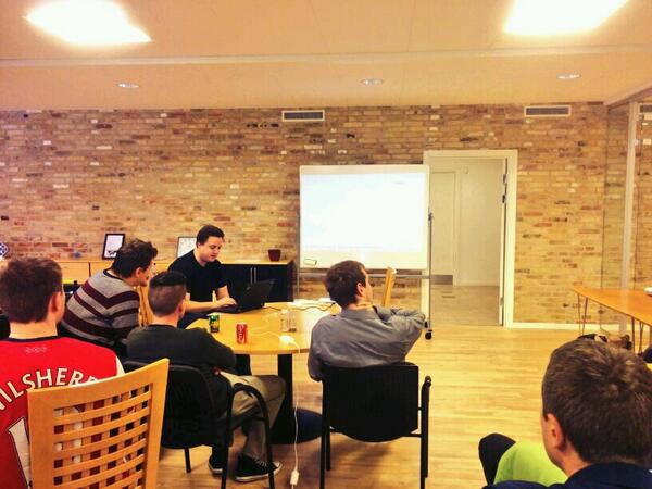 gunman86's tweet photo. Tech talk om MVC @pragmasoftdk #geeky #upgrade-brain #backend-ftw #this-is-not-css? http://t.co/DslRSti8hE