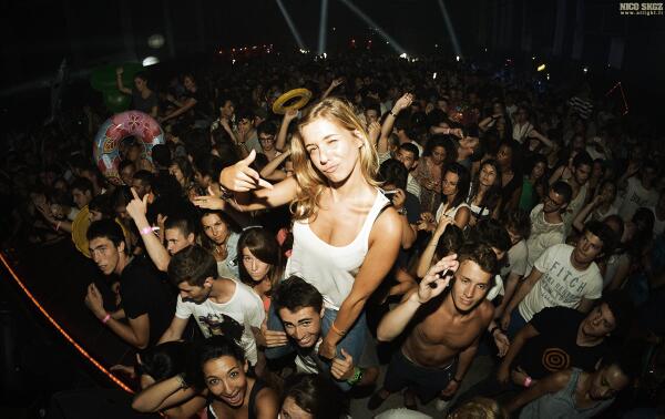 bigfestival's tweet photo. Vendredi prochain de nouveaux artistes rejoindront la programmation du @bigbiarritz #6 #BIGFestival #Biarritz http://t.co/BraSIsudD3