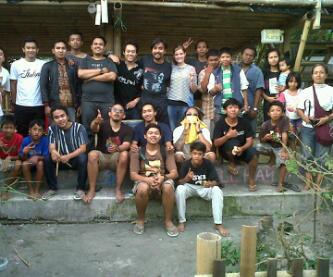 sakijogja's tweet photo. Matur suwun temanteman @KunoKini , kami tunggu kedatangannya lagi dan berkolaborasi :) http://t.co/dsKxMrj4Zc