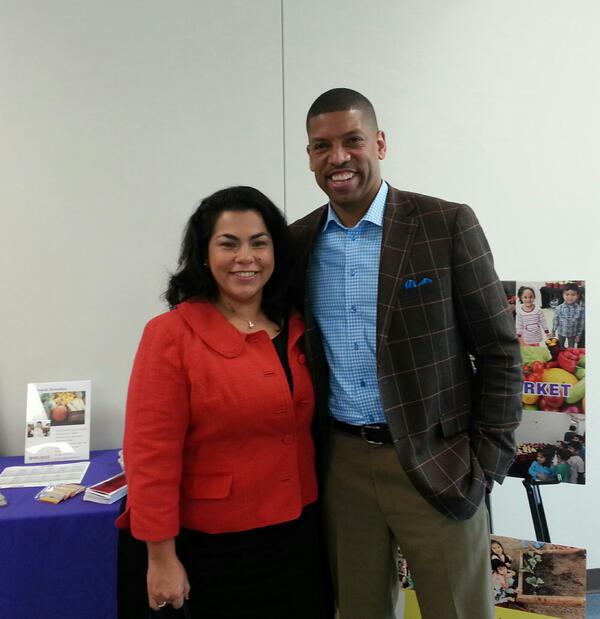 RebeccaViagran's tweet photo. Pleasure meeting @KJ_MayorJohnson this morning in #district3SA #innovatingED http://t.co/hnMrHx60Rv