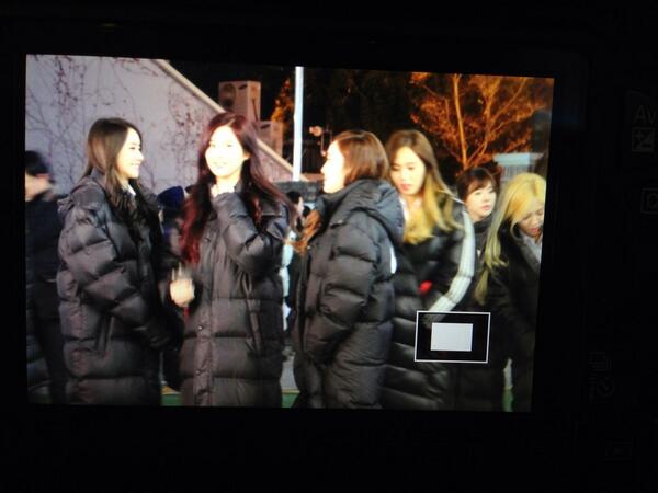 [PIC][07-03-2014]SNSD ghi hình cho chương trình "Guerilla Date" tại Sinchon vào tối nay BiIETAJCUAA4ArG