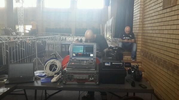 fightstarsSA's tweet image. Production guys getting setup big thanks to unleashed.tv #FS6