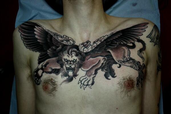 lesinrocks's tweet photo. Cokney, le tatoueur néo-punk http://t.co/e8lFU1kArC par @CecileBe http://t.co/AMCD37Al5W
