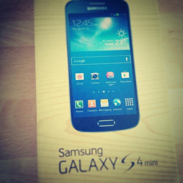 First4Storage's tweet image. Hello Samsung Galaxy S4 mini (which is the same size as iPhone 4) thanks to @EEmobile4G for a good deal