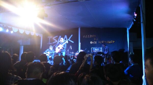 isaac2014_'s tweet photo. Lagu berikutnya dari @adhitiasofyan untuk kamu-kamu yg kangen seseorang tp doi nan jauh di sana #ISAAC2014 http://t.co/L4HIaKurv0