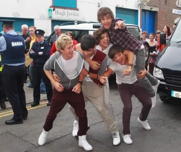 directionersODF's tweet photo. #onedirectionfamily http://t.co/vC9z8Lnicx