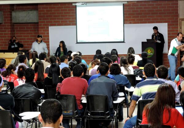 fcacunac's tweet photo. La Facultad de Ciencias Administrativas y Contables celebró Día de Amor por la @UnacColombia mediante redes sociales. http://t.co/nlzSl9u3Ab