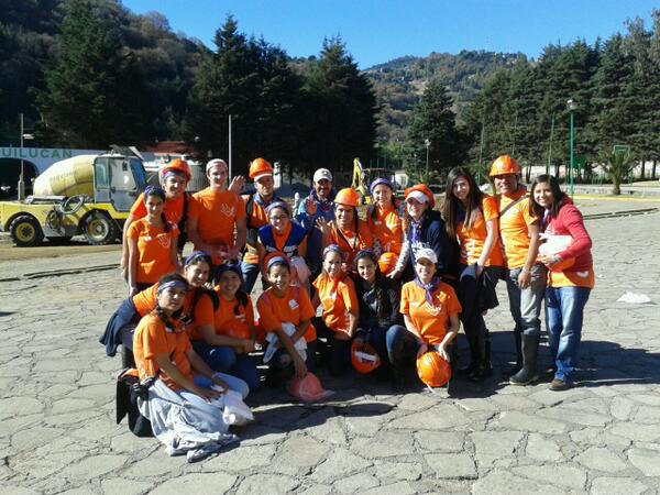 Arrancamos el primer dia de construcción!  Vamos con todo... #asuaconstruye #cuadrillamorada <a href="/JuliePenaloza/">Julie Peñaloza</a> <a href="/ju_ge1/">Ju Ge</a>
