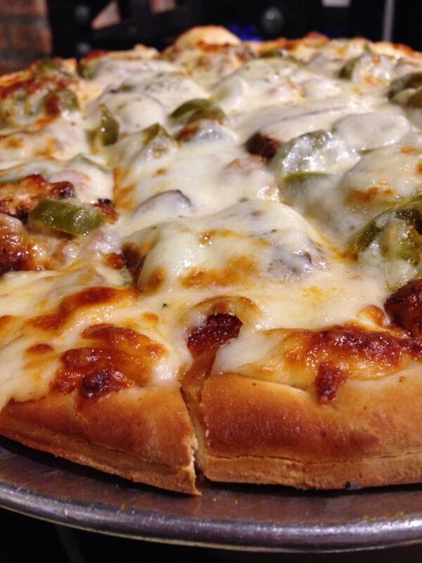 PaisansBerwyn's tweet photo. Happy Friday Paisanos! Looks like a great day for pizza! http://t.co/UlGnyJMpBE