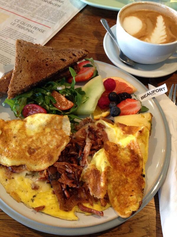 Beaufortcafe's tweet photo. Omelette fromage, extra jambon effiloché maison! Beaufort que c'est bon! http://t.co/6UsYCtiOug
