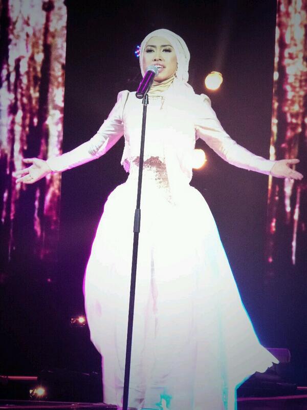 Sarah Idol ©indonesianidol