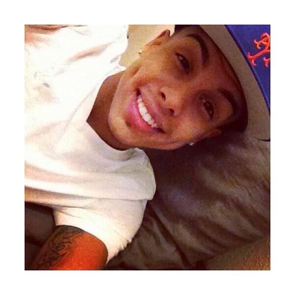 Team_Single23's tweet photo. Chillin in the bed http://t.co/cf8nFDvEtq