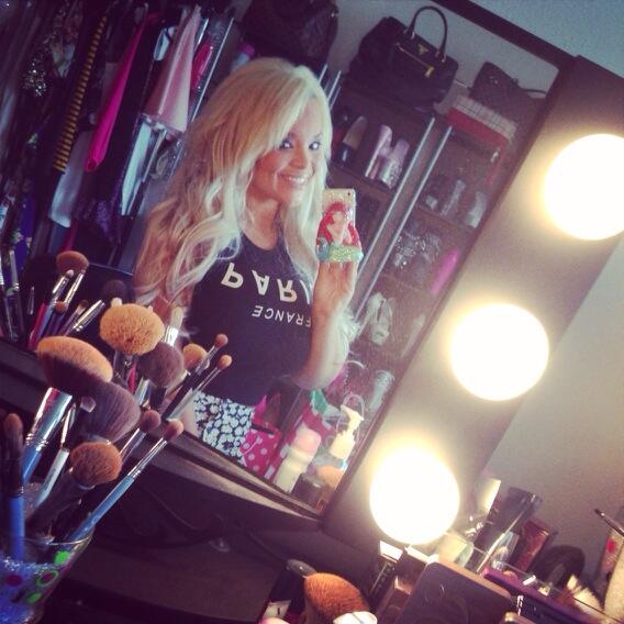 trishapaytas's tweet photo. in my fav room of my house. makeup room dedicated to all things girly, fashion, and fun :) #PowderingMyNose #Primping http://t.co/PmxluSDbnE