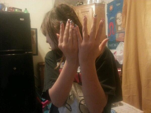 04kiraalberto's tweet image. #DaisyNails