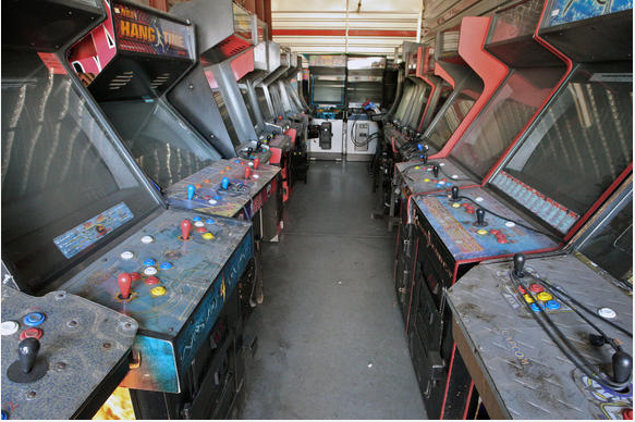ForumLosAngeles's tweet photo. Glendale mettre bientôt ces petites machines aux enchères. MP nous si vous êtes interessé!  #jeuxdarcades #pacman http://t.co/DWODWQFiac