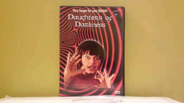 Collectorpimp's tweet image. DAUGHTERS OF DARKNESS. Excellent condition with insert. $15 US shipping included. 1998 Anchor Bay 1st release.