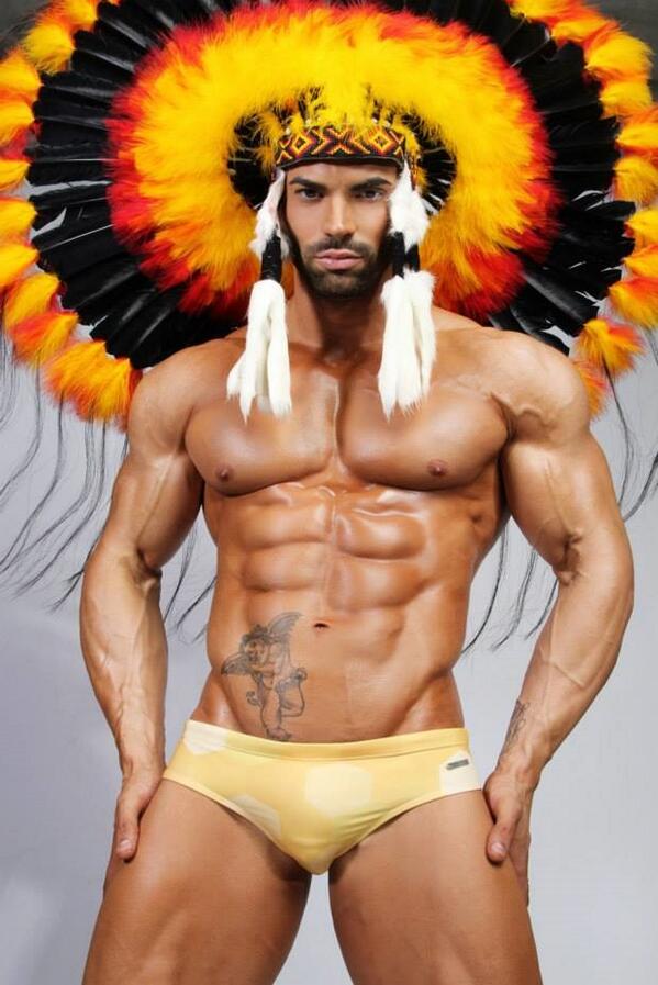 TeamSergiConsta's tweet photo. @Sergiconstance wearing Aronik Swimwear http://t.co/VnZHxcnkxv