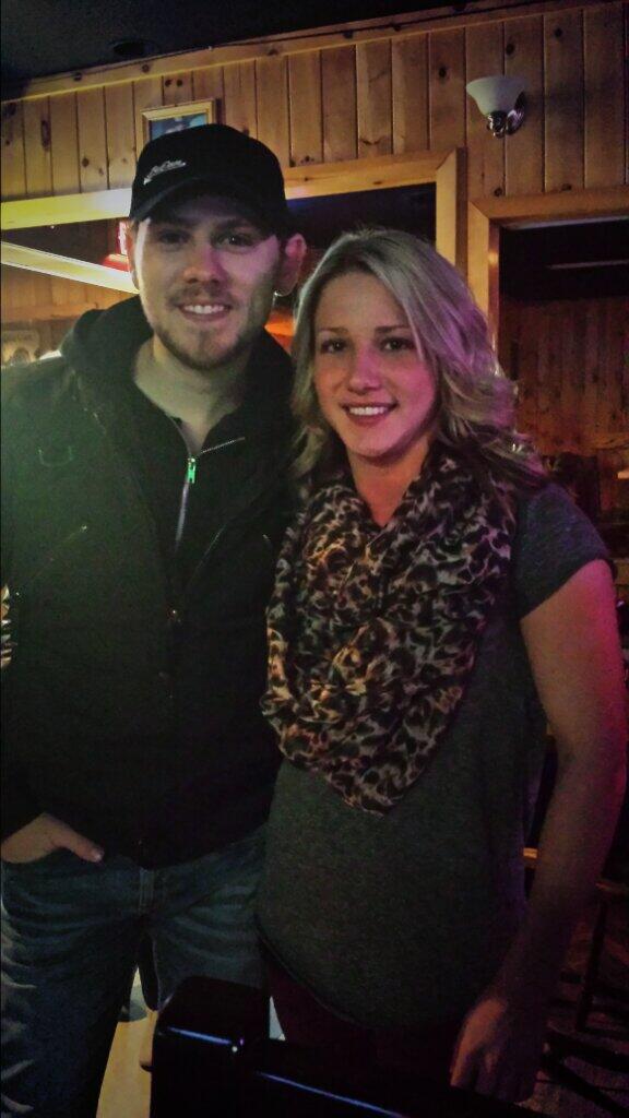 WaceyAnne's tweet photo. Got to meet this #cowboy the other night @BrettKissel :) such a #sweetheart @srmacdonald12 http://t.co/VF9ETPrPCC