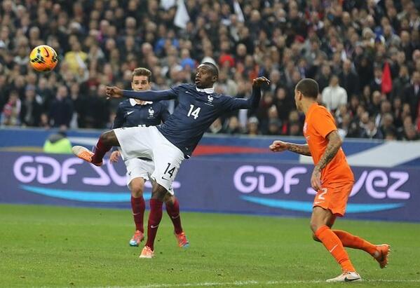 MotivacionesF's tweet image. Ibrahimovic: "Hey, Matuidi, vi tu gol anoche. Magnífico. Debes haber estado viendo a Zlatan en los entrenamientos".