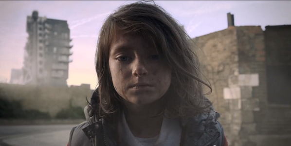 MakeMatter's tweet image. Powerful video paints a portrait of whats happening in Syria, transposed to the west.
buff.ly/1gXSHPZ 