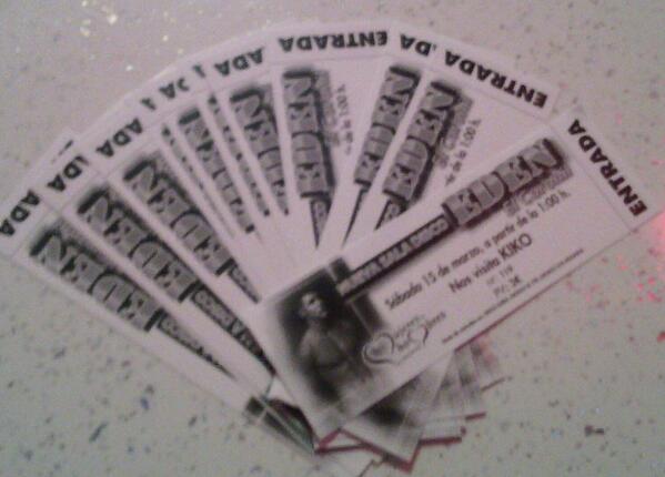 magoru97's tweet photo. Pues ya estan las entradas para @kikoookiko que nos visita en @saladiscoeden quien quiera que contacte cnmgo x aqi :) http://t.co/XnwFydhxHq