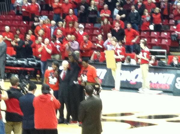 RobbR05's tweet photo. @Jumpingjackuc5 thx for everything.  One of the best all-time!  #energy24/7 http://t.co/Lu2qu4xJc3