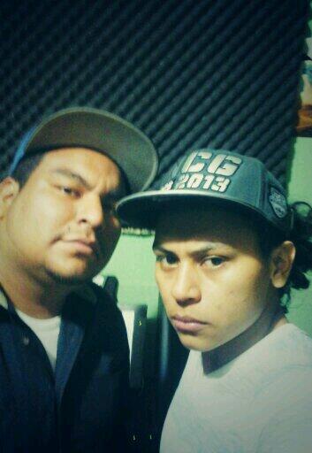 ChesaryGT's tweet photo. Working... Cc. @BalamDeRapping http://t.co/l4GTzqw0bE