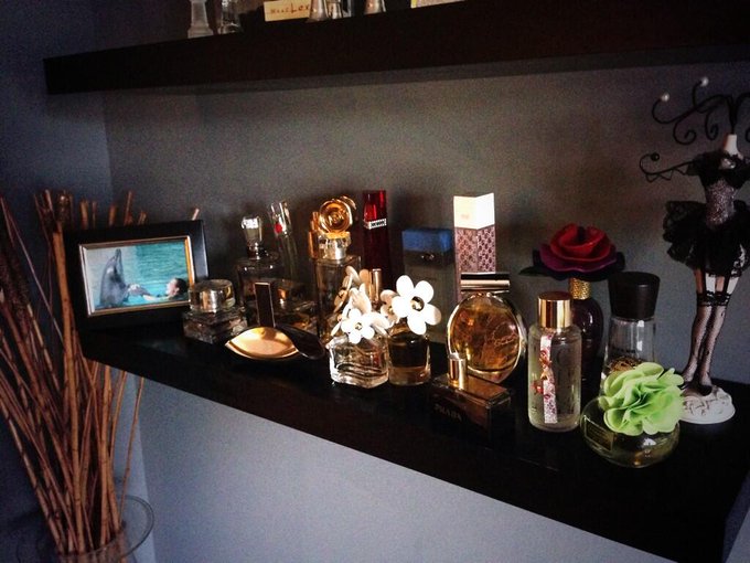 Thanks for all my lovely gifts from my friends and fans xoxo http://t.co/RDECiX1dGC