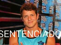 GuerraDeArtista's tweet photo. RT si quieres que Gino pesaressi se quede en #GuerraDeArtistas http://t.co/Wj3PEQEY6G