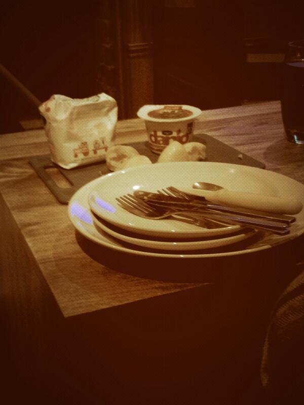 RexNye's tweet photo. Pancakes! Well, the end of them! #BetterLateThanNever http://t.co/SwxpEq9f93