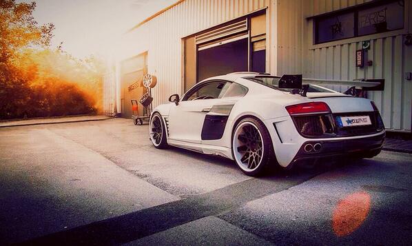 CarsInfinity's tweet photo. Audi R8 http://t.co/ndk43T9e93