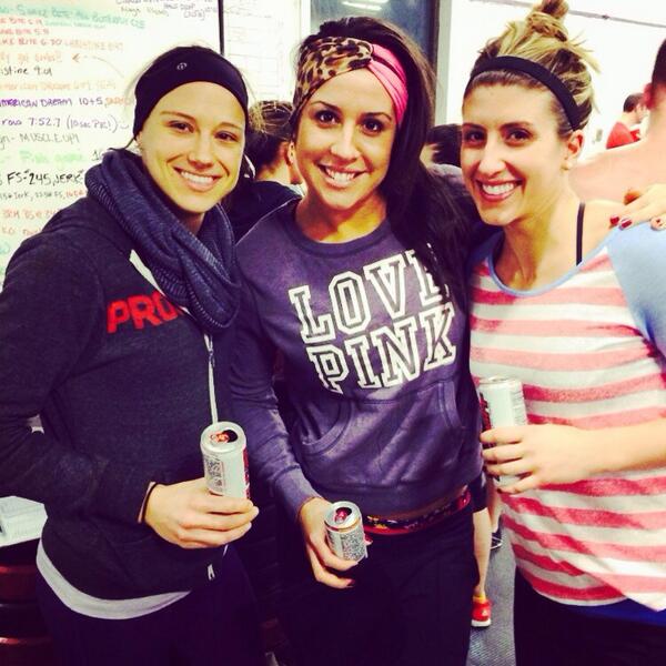 tlodonnell's tweet image. Friday Night Lights #cfne #14.2 #CrossFitOpen2014 @AllysonBushey @KILLCLIFF @Fuel_For_Fire @Ladies_Of_CFNE