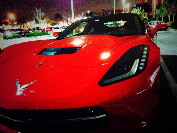 mig_zilla's tweet photo. Spotted one of these bad boys parked in front of me. #2014corvette http://t.co/KN1I4WLon3
