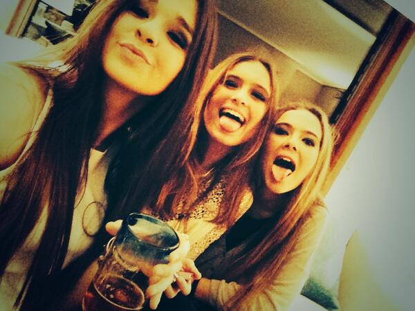 CataAxpe's tweet photo. Las tres solísimas para sonora http://t.co/bIstJB2Y7X
