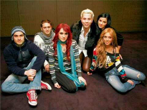 Clauuu_0514's tweet photo. RBD siempre en mi corazón.... #QueremosARBDEnViña2015 los amo tantoooooooooooo, son lo mejor que ha pasado en mi vida http://t.co/DzAC3wwQnk